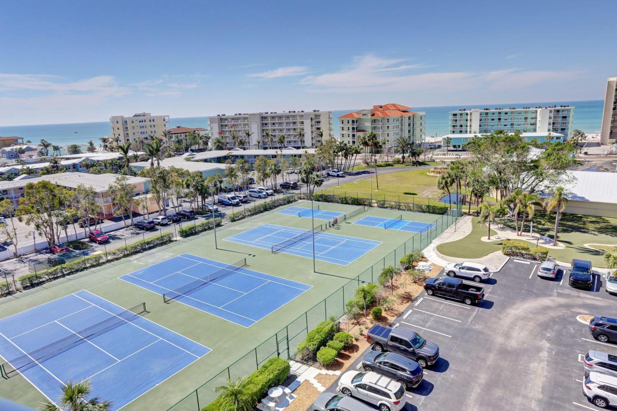 Bayshore Yacht & Tennis 216 Clearwater Beach Exterior photo